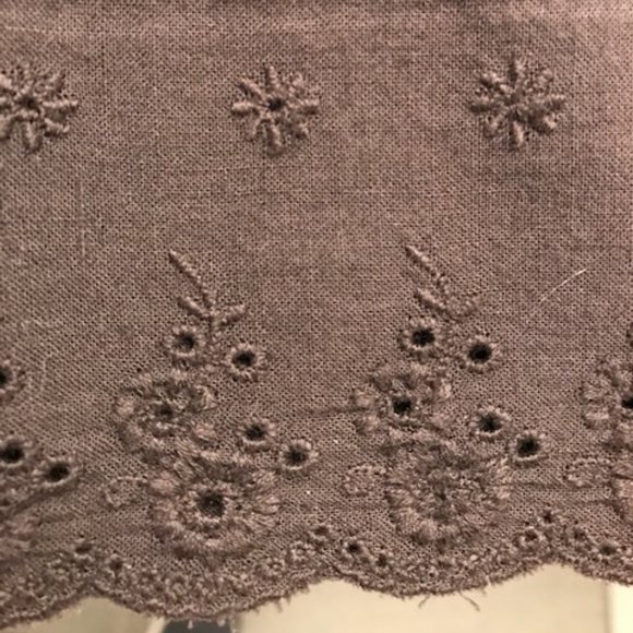 Embroidered Skirt with Peekaboo Lace Hem NWOT - Picture 7 of 11